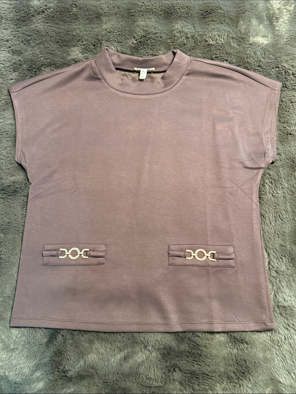 Women's Short Sleeve Crewneck Tee with Gold Accent Details in Mauve